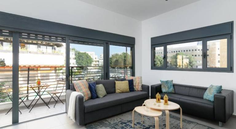 New & Bright 2BR with Balcony near Beach by FeelHome — photo 3