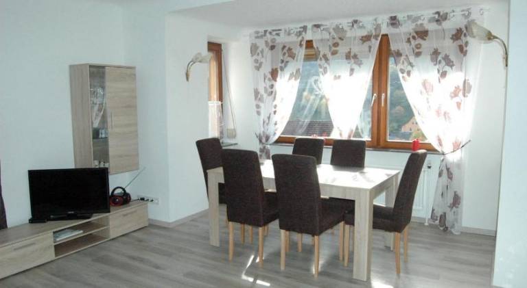 Holiday apartment with barbecue, yard & patio — photo 5