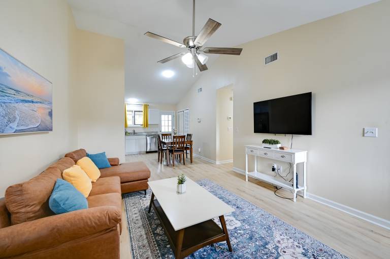 Greenville Getaway: Close to Campus + Stadium! — photo 4