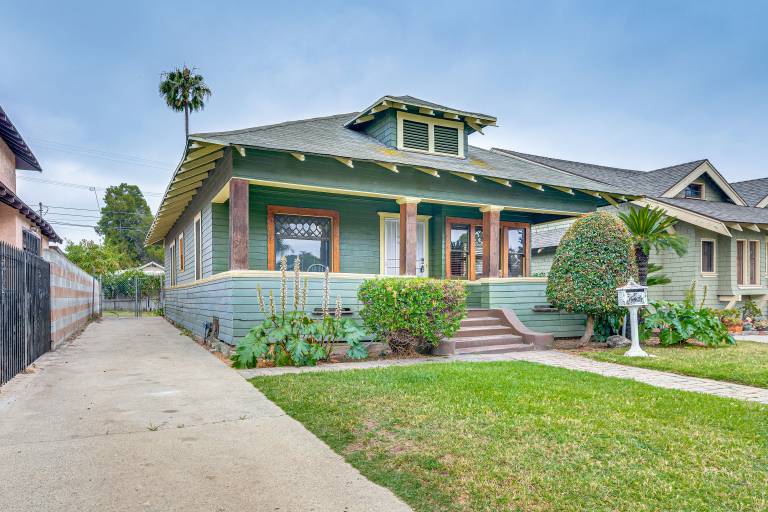 2 Mi to USC Central Home in Los Angeles