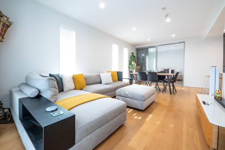 Stylish Urban Retreat in the Heart of Grafton
