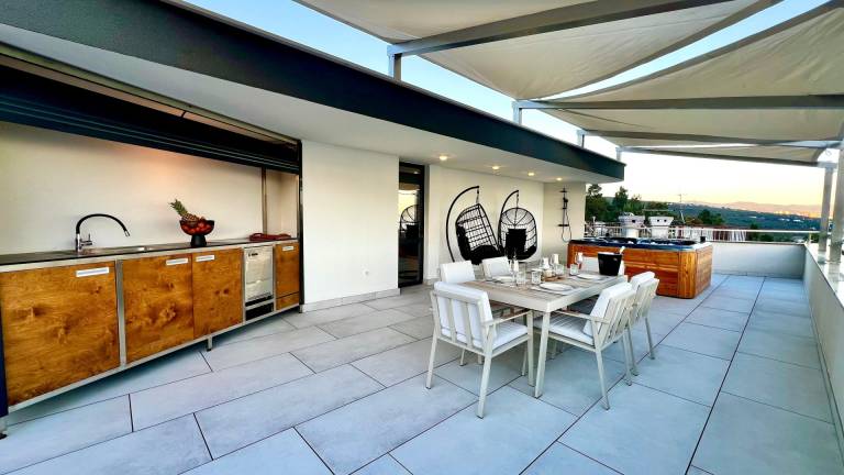 Villa with garden, barbeque & hot tub — photo 5