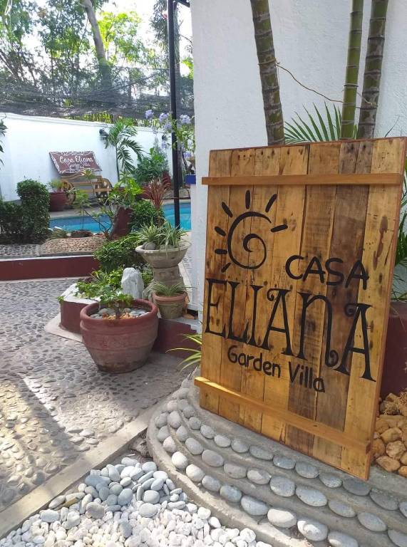 Vacation home with pool in Angeles City