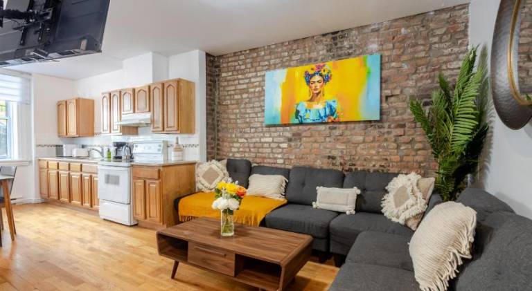 Holiday apartment | Good for workation | Pet-friendly in Montréal, QC
