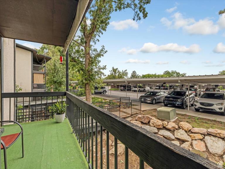 Child-friendly lovely condo with pool & patio | Pets are welcome — photo 3
