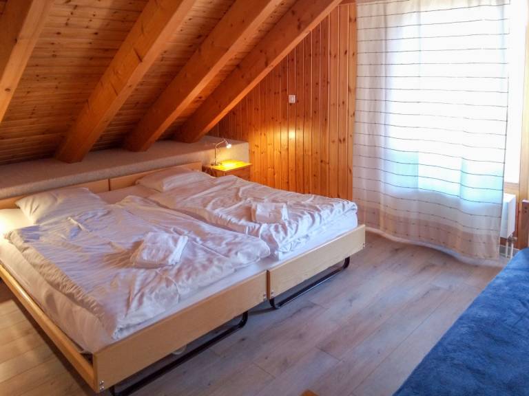 Fully equipped rental apartment with sauna, pool & hot tub | Mountain view | Pet-friendly — photo 4