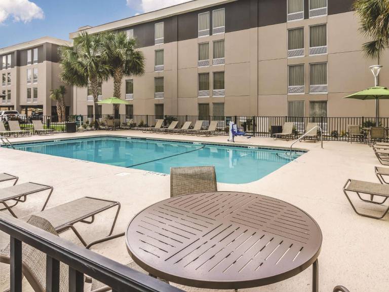 La Quinta Inn & Suites by Wyndham Myrtle Beach - N Kings Hwy — photo 2