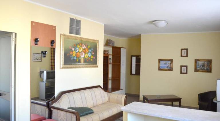 Holiday apartment with terrace in Reggio Calabria