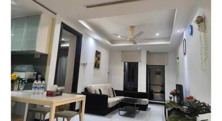 Rental apartment with pool & barbeque | Close to Petaling Street | Perfect for remote work | Dogs allowed — photo 4