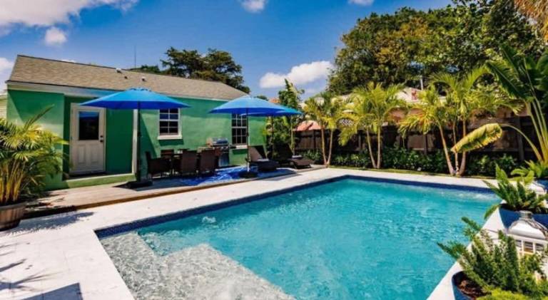 Vacation home with pool in West Palm Beach, FL