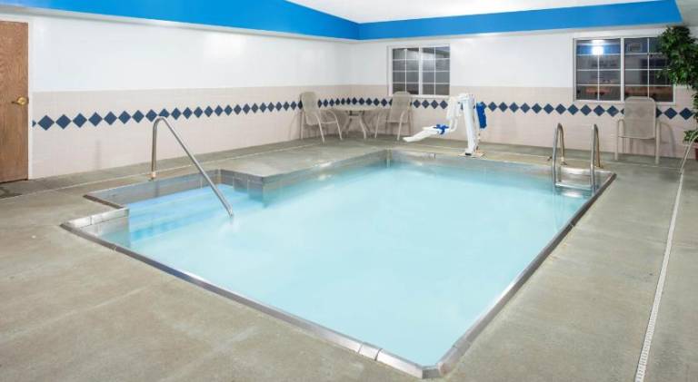 Microtel Inn & Suites by Wyndham Springfield — photo 3