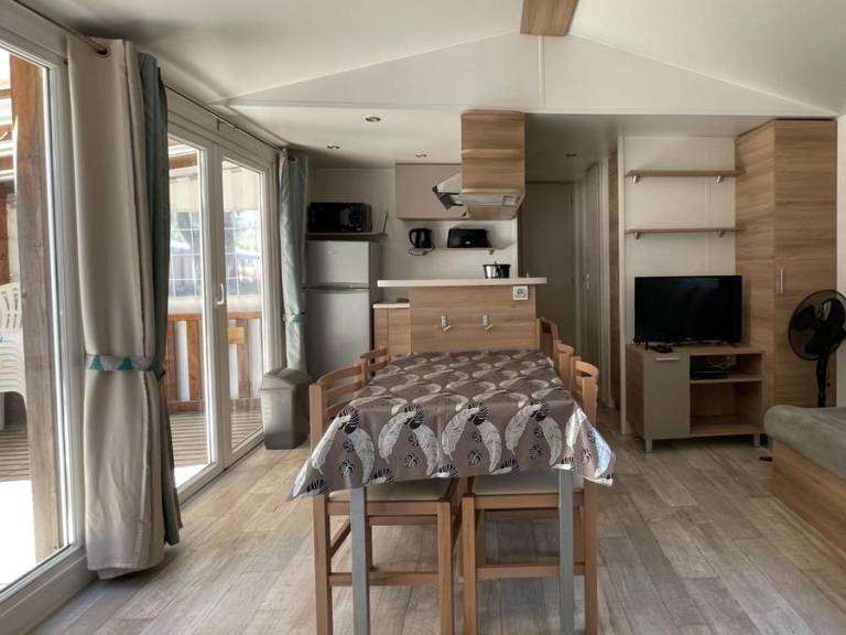 Mobile home with terrace, heated pool & barbecue — photo 4