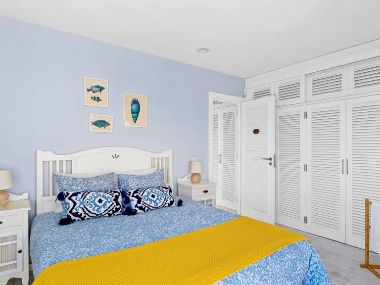 Family-oriented rental apartment with terrace | Mountain view | Beach nearby | Pet-friendly — photo 4