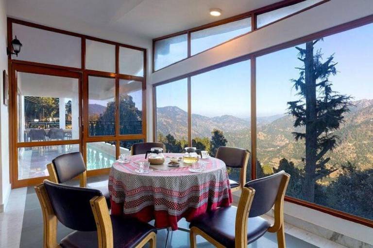 557 m&sup2; Villa