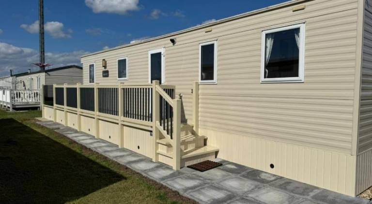 Fantasy Island - Eastgate D7 - The Merlin with Hot Tub - Coastal Caravan Breaks — photo 5