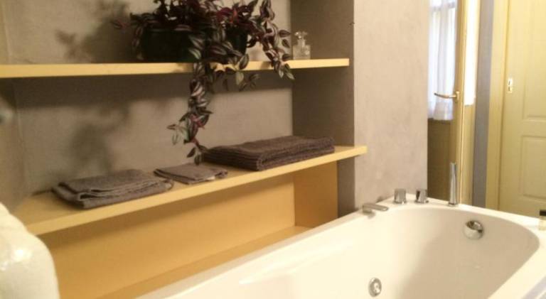 Holiday apartment with jacuzzi — photo 5
