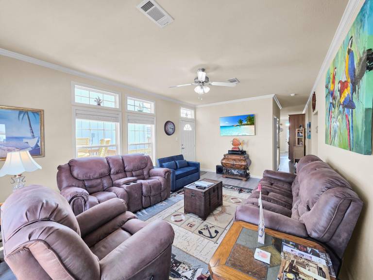 Vacation home with terrace — photo 3