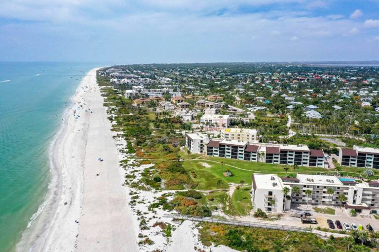 Child-friendly condo with barbecue & heated pool | Water view | Next to the beach | Dogs allowed — photo 5
