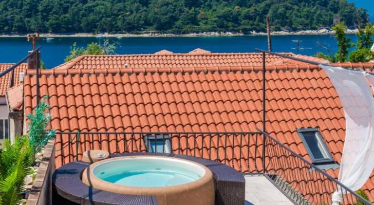 Charming villa with jacuzzi | Pet-friendly in Konavle