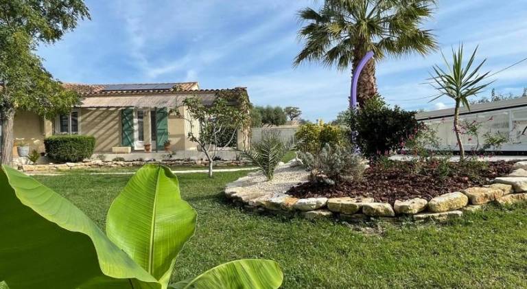 House with pool & hot tub in Saint-Genies-de-Malgoires
