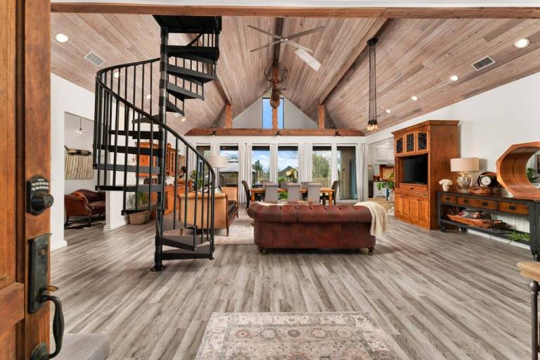 Cabin  Kyle