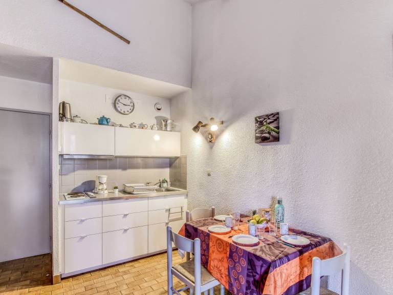 Holiday apartment with patio | Next to the beach | Pets are welcome — photo 4