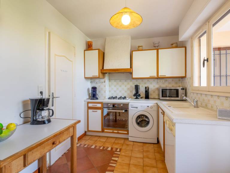 Family-oriented pleasant rental apartment with yard | Dogs allowed — photo 3