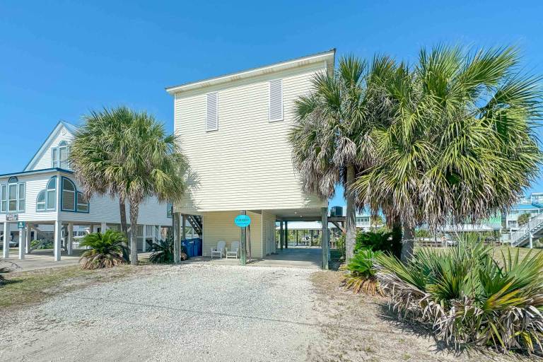 Family-oriented beautiful vacation home with barbeque | Water view | Beach nearby | Pets allowed — photo 4