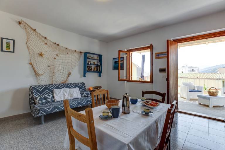 Rental apartment with patio & BBQ | Sea view | Beach nearby | Pets allowed — photo 2