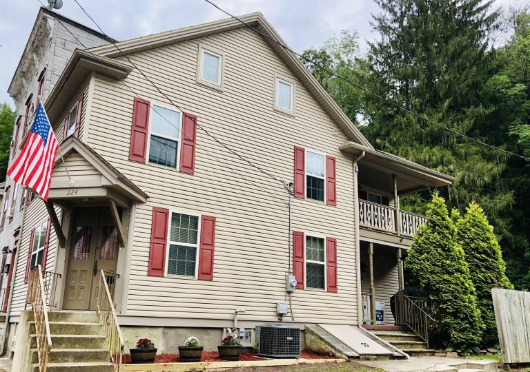 House  Jim Thorpe