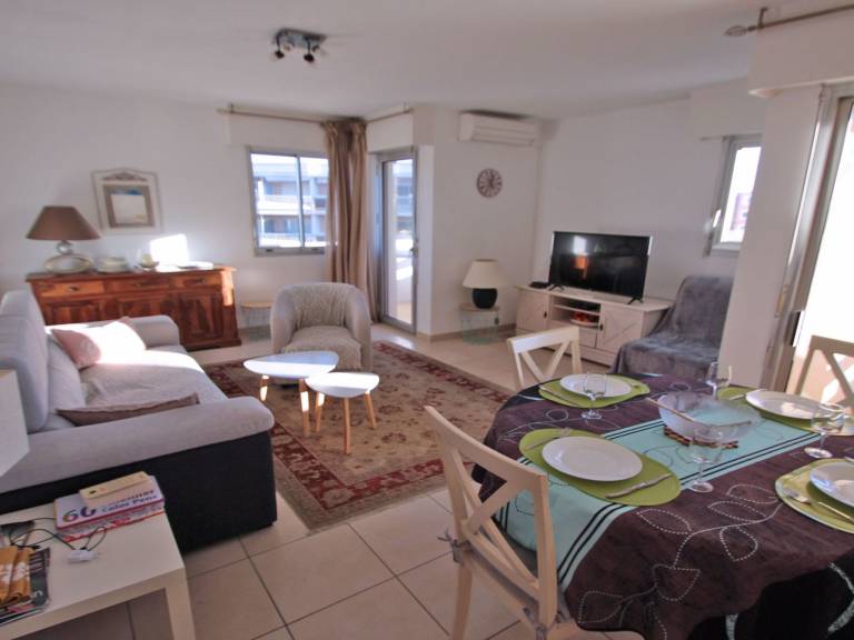 Rental apartment with terrace — photo 3