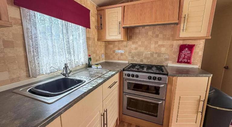 6 Berth Caravan For Hire At Lees Caravan Park In Hunstanton Ref 13006L — photo 5