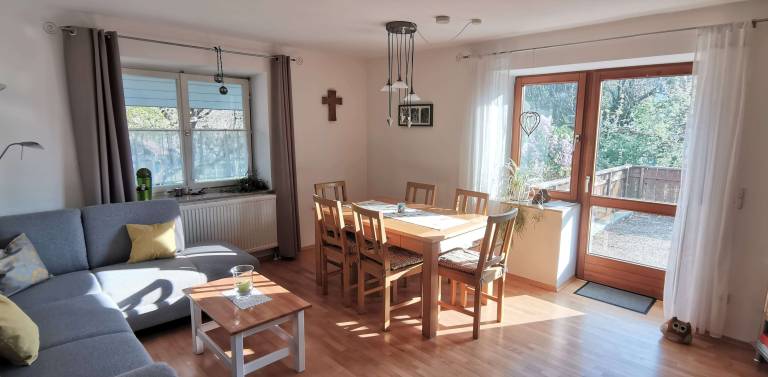 Holiday Apartment 'Knechtskammer' with 30m² Balcony, Shared Garden and Wi-Fi in Tuebingen