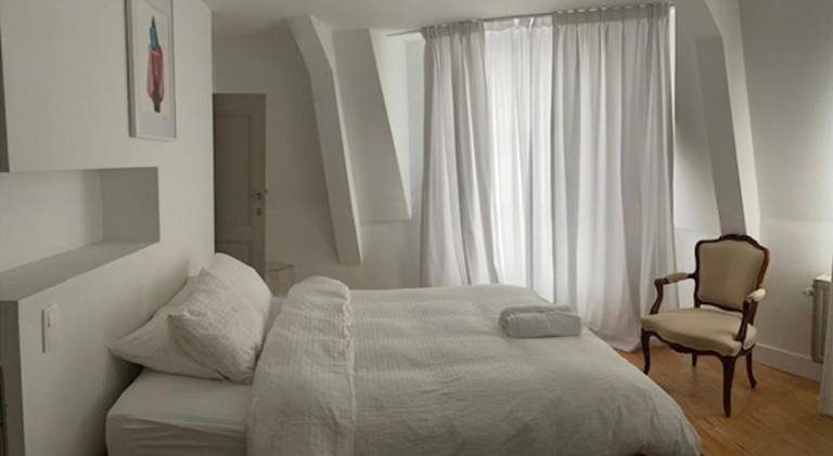 Duplex dernier etage avec terasse a deux pas de la grand place in Brussels
