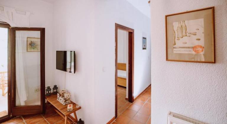 House with garden & terrace — photo 4