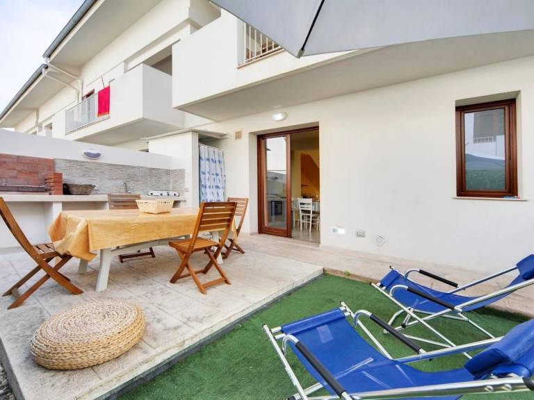 Lovely apartment with yard & barbeque | Close to the beach | Pets are welcome in Ragusa