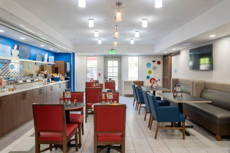 Holiday Inn Express Lake Forest By IHG — photo 3