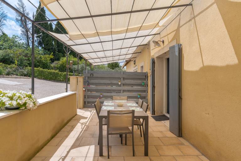 Fully equipped charming house with fast internet, patio & private pool | Garden view | Pet-friendly — photo 4