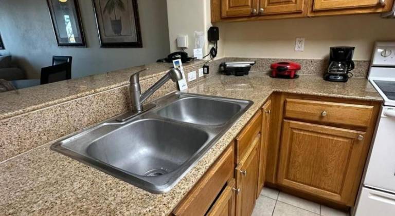 Serviced apartment with yard, pool & hot tub | Dogs allowed — photo 3