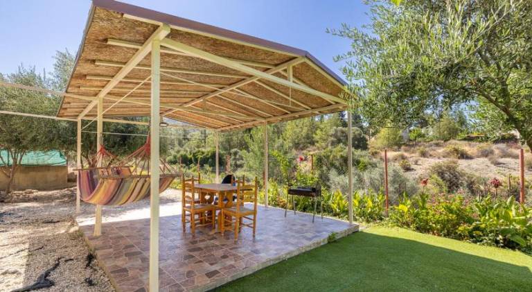 House with terrace, hot tub & barbeque — photo 4