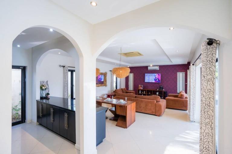 Beautiful vacation home with pool & grill | Water view | Next to the beach | Good for workation | Pet-friendly — photo 3