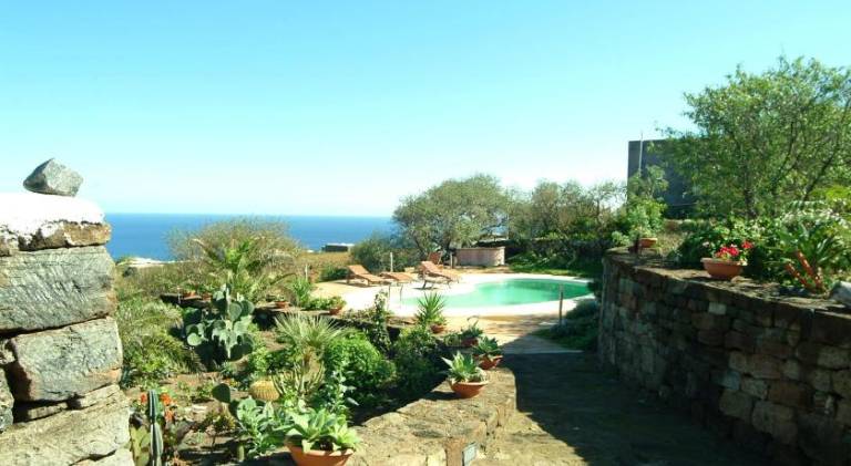 Rental apartment with pool — photo 4