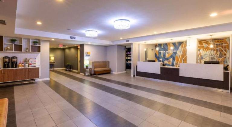 La Quinta Inn & Suites by Wyndham Tulsa Downtown/Route 66 — photo 2