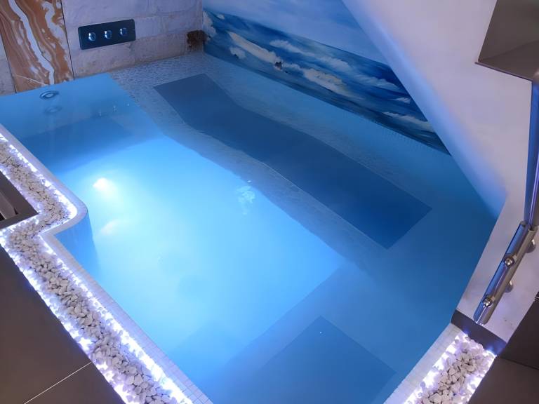 House with pool & hot tub — photo 4