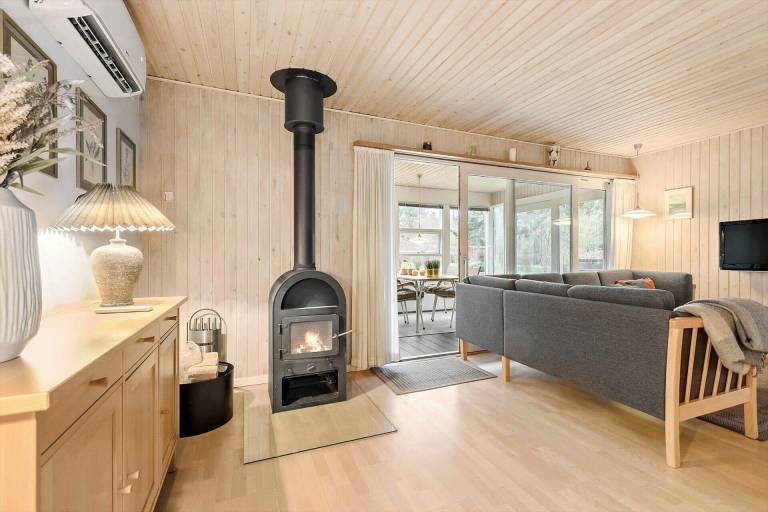 Pleasant vacation home with garden, patio & BBQ | Pets are welcome — photo 3