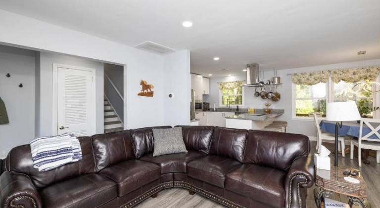 Ample vacation home | Pets allowed — photo 4
