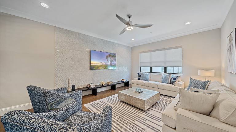 Family-friendly apartment with patio & private pool | Pets are welcome — photo 3