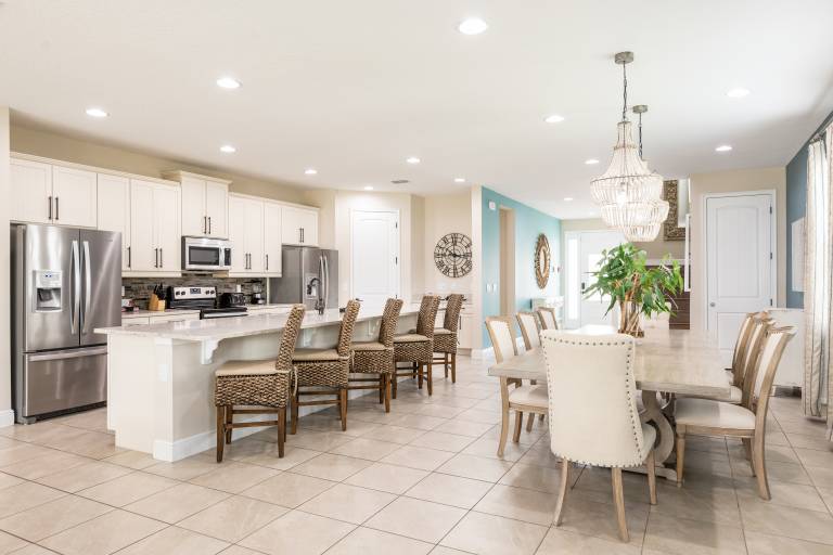 Child-friendly nice vacation home with private pool & hot tub | Pets allowed — photo 4
