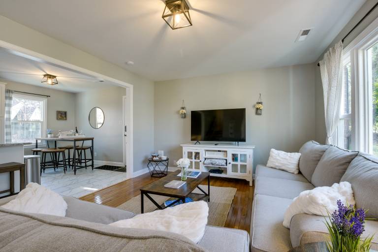 Sunny Family Home, 3 Mi to High Point Market! — photo 3