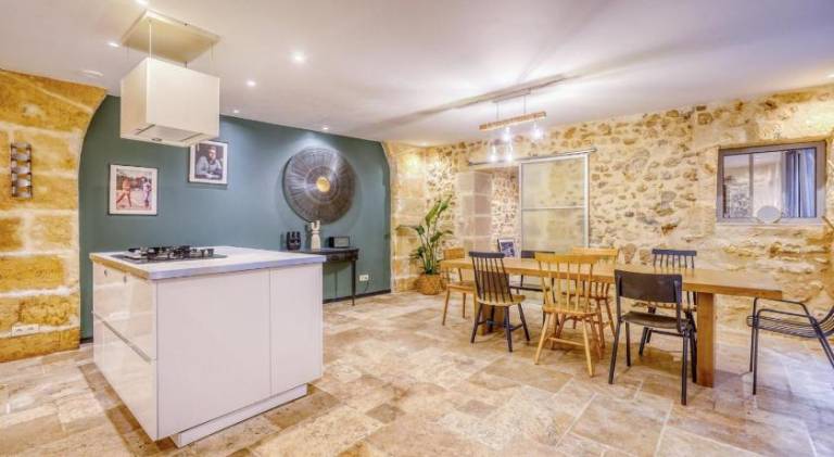 Rental apartment with terrace | Next to Bordeaux Cathedral | Good for workation — photo 3